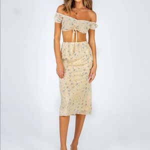 - PRINCESS POLLY 2 piece floral set